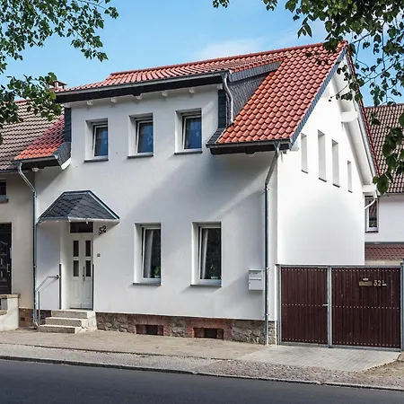 Ruhige Mit Parkplatz In Thale, Cleaning Included