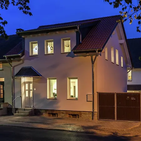 Ruhige Mit Parkplatz In Thale, Cleaning Included Apartamento