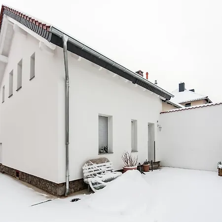 Ruhige Mit Parkplatz In Thale, Cleaning Included * Thale