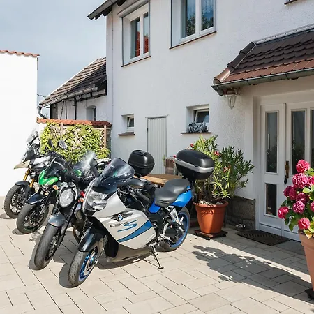 Ruhige Mit Parkplatz In Thale, Cleaning Included Apartamento Thale